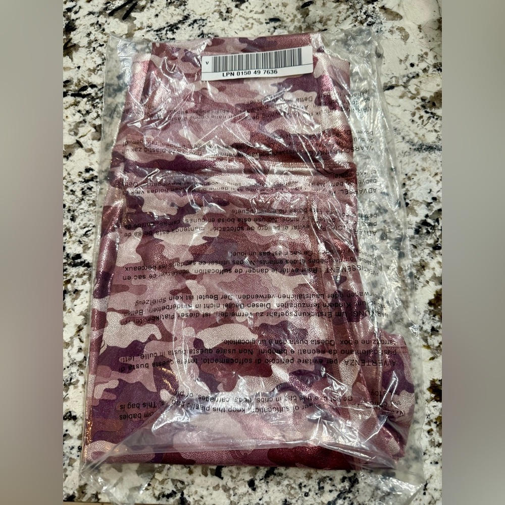 Fabletics Women’s' Magenta/Rose Shimmer Camo Capris w/Power Hold_Sz L_NWT - Picture 5 of 5